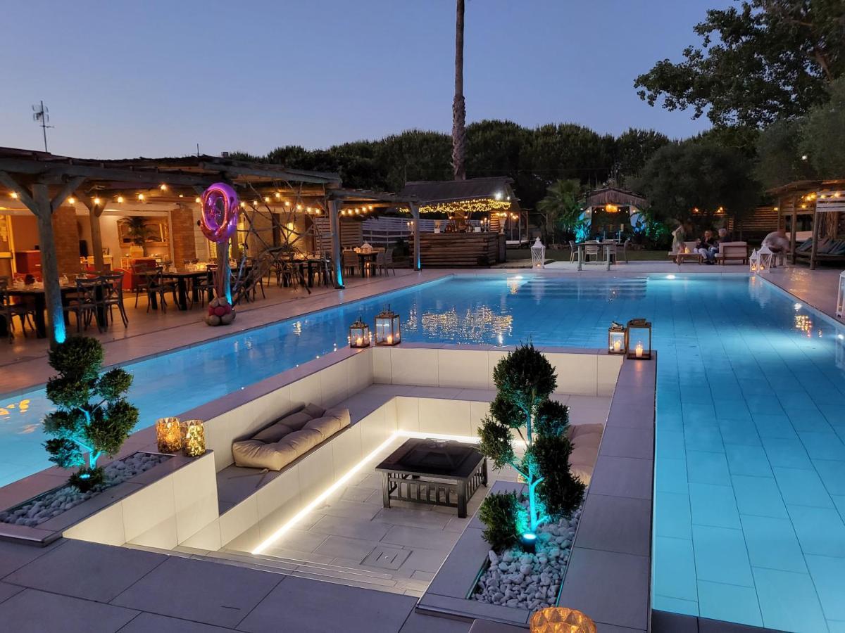 Paradise Ranch Hotel Borgo Sabotino Bagian luar foto