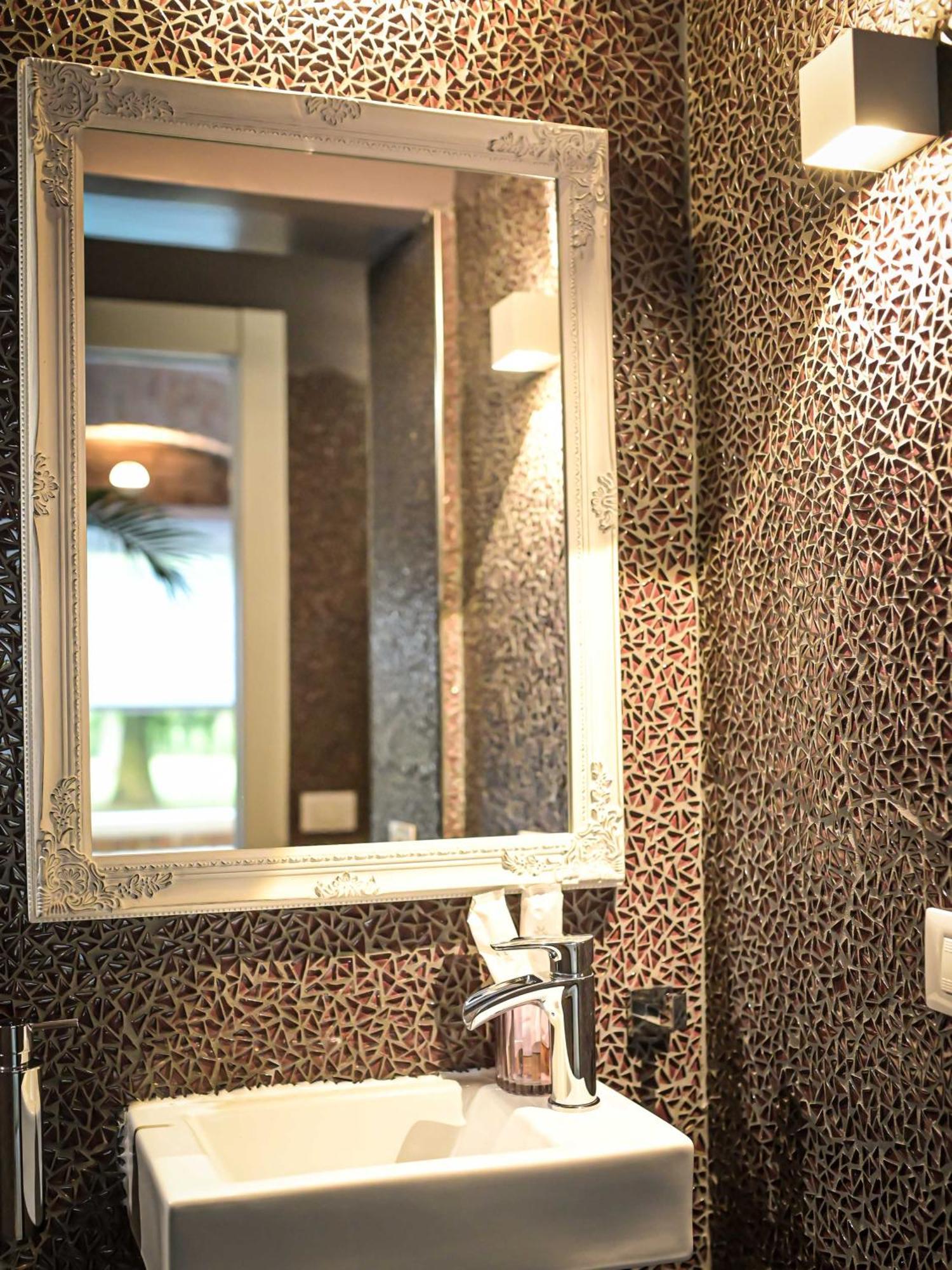 Paradise Ranch Hotel Borgo Sabotino Bagian luar foto