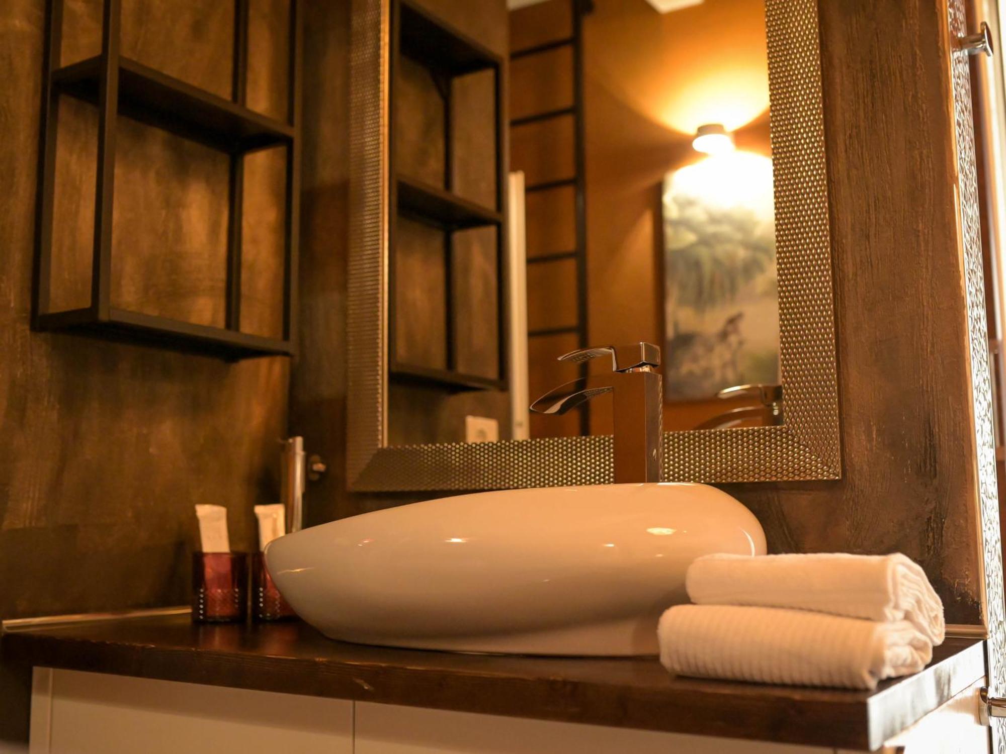 Paradise Ranch Hotel Borgo Sabotino Bagian luar foto